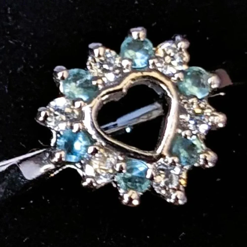 Heart Shaped .925 Sterling Silver Ring w/ Teal & Clear Brilliant Cubic Zirconia! - Picture 1 of 4
